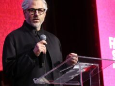 Casey Wasserman venderá seu talento e agência de marketing em meio às consequências dos arquivos de Epstein Casey Wasserman venderá seu talento e agência de marketing em meio às consequências dos arquivos de Epstein