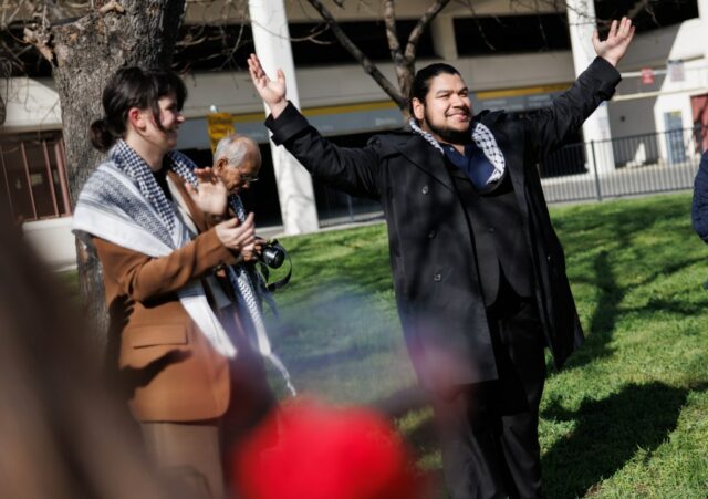 Caso de vandalismo criminal em Stanford termina em anulação do julgamento
