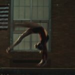 Charlotte Glynn enfrenta a perda de identidade em 'The Gymnast' - e encontra paralelos com o 'fascismo' de hoje nos EUA