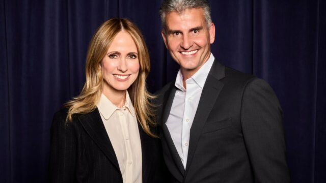 Chaves para o reino: por que os destinos de Josh D'Amaro e Dana Walden na Disney estão agora interligados
