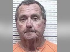 Chefe dos bombeiros da Geórgia perde emprego após prisão por acusações de abuso sexual infantil Policiais param carro e salvam jovem desaparecido de criminoso sexual na Flórida