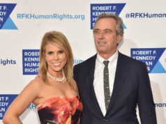 Cheryl Hines insiste que Robert F. Kennedy Jr. ‘não está tentando machucar as pessoas’ Cronograma de relacionamento de Cheryl Hines e Robert F. Kennedy, Jr.