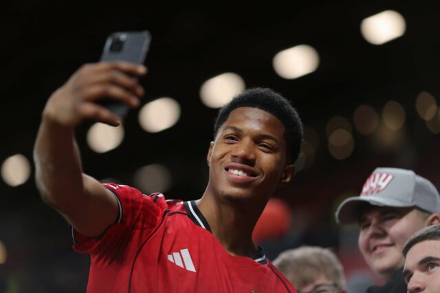 Chido Obi jogando contra Derby County na FA Youth Cup