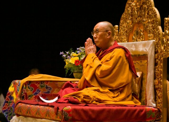 China ataca o Grammy do Dalai Lama
