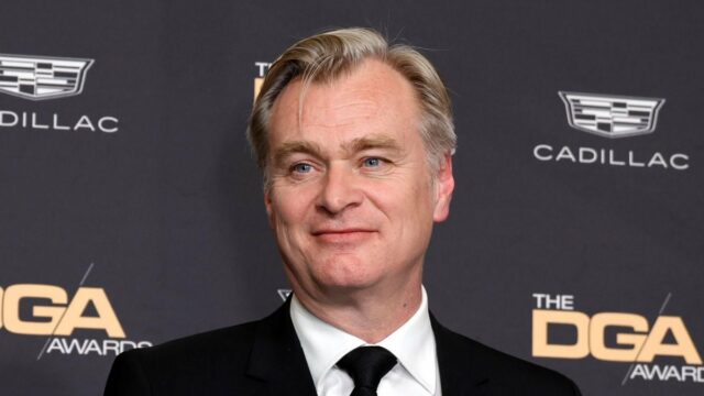 Christopher Nolan dá uma resposta curta quando Timothée Chalamet pergunta se ele alguma vez deixa os atores fora da coleira

