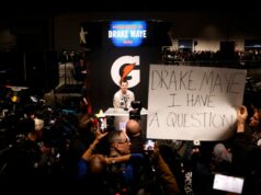 Círculo completo: Drake Maye está de volta em outro Super Bowl do Levi’s Stadium, desta vez como jogador O quarterback do New England Patriots, Drake Maye, enfrenta o Denver Broncos durante o segundo tempo do jogo de futebol americano do Campeonato AFC da NFL, domingo, 25 de janeiro de 2026, em Denver. (Foto AP/Garrett W. Ellwood)
