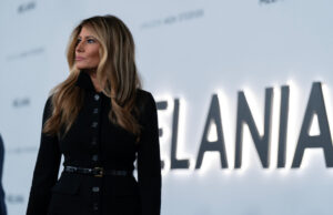 Claro, alguns reféns estão livres. Mas você já viu o novo filme de Melania? Claro, alguns reféns estão livres. Mas você já viu o novo filme de Melania?