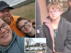 Clayton Dietz, com cara de bebê, acusado de matar o pai adotivo no Nintendo Switch, levado ao tribunal algemado Uma família de três pessoas sorrindo para uma selfie ao ar livre.