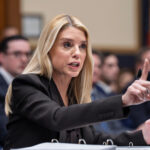 Clipes da semana: as consequências do GOP no Super Bowl - e o rosto de Pam Bondi