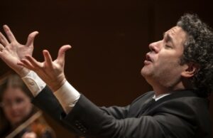 Com sua primeira ‘Missa Solemnis’, Gustavo Dudamel assume o maior desafio espiritual de Beethoven Com sua primeira 'Missa Solemnis', Gustavo Dudamel assume o maior desafio espiritual de Beethoven