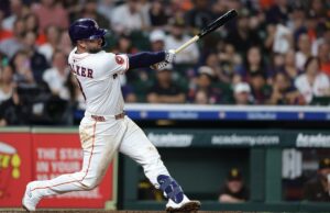 Comércio simulado 1 por 1 de Padres-Astros traz o veterano Gold Glover para San Diego Houston Astros infielder Christian Walker
