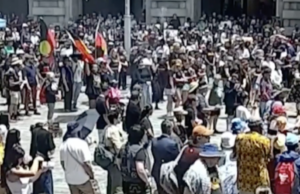 Comissário de Polícia de WA questionado sobre resposta ao suposto atentado terrorista em comício O Comissário de Polícia de WA, Col Blanch, defendeu sua resposta ao suposto ataque terrorista direcionado aos indígenas australianos, mas admitiu que poderia ter sido mais claro com o público.