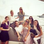 Em 2015, Beatrice reservou folga para 17 férias enquanto descia às pistas de Verbier, festejava em St Tropez e Ibiza e relaxava em iates com alguns dos mais ricos e famosos do mundo.