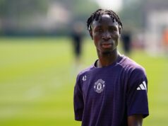 Como Sekou Kone se saiu em sua estreia profissional emprestado do Man Utd ao Lausanne Como Sekou Kone se saiu em sua estreia profissional emprestado do Man Utd ao Lausanne