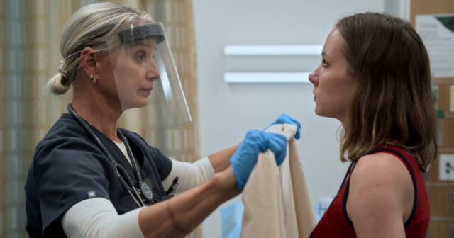 Como 'The Pitt' retratou com sensibilidade um exame de kit Como 'The Pitt' retratou com sensibilidade um exame de kit de estupro com a ajuda de especialistas