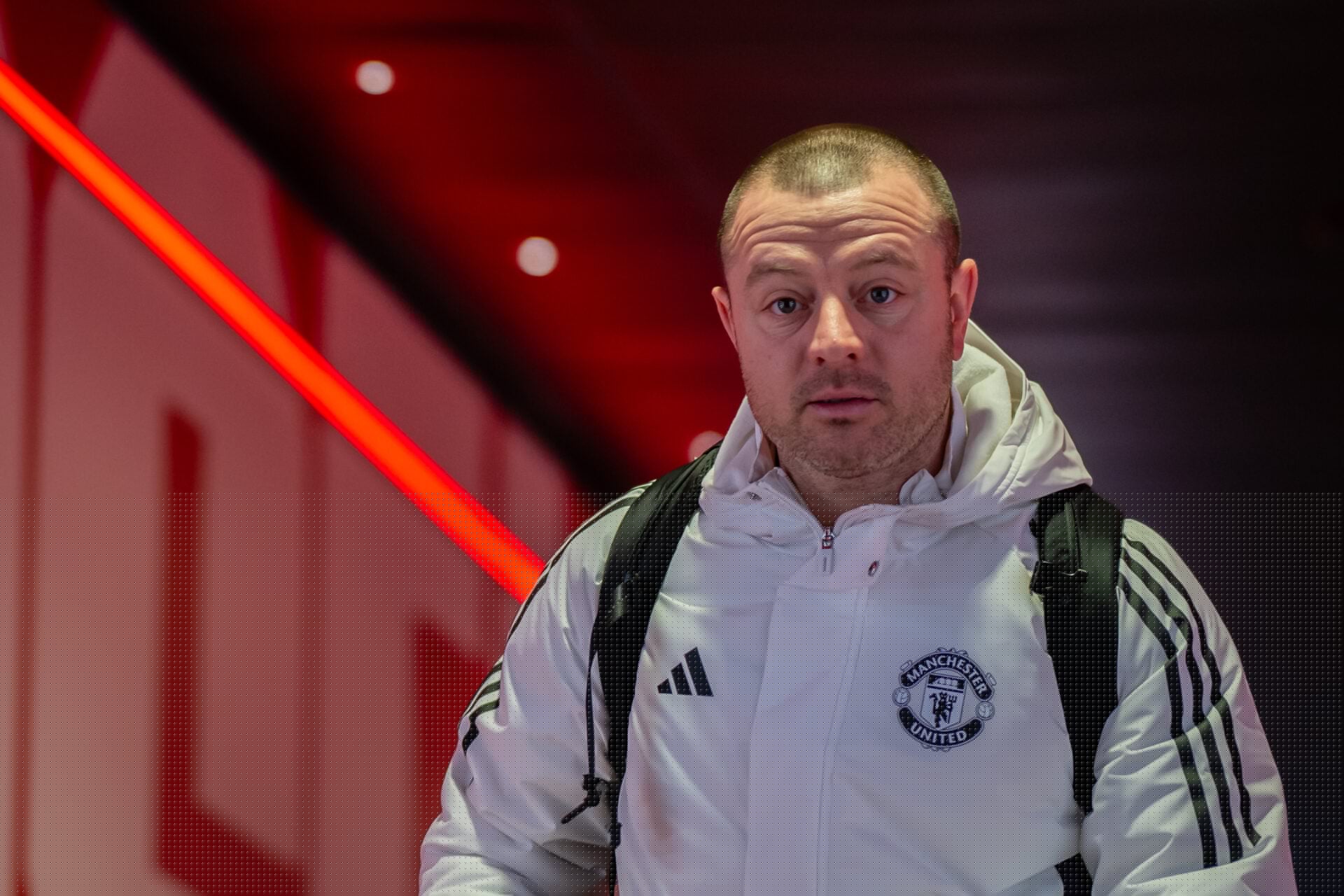 Como Travis Binnion transformou o moral no Man Utd, com trabalho específico com Joshua Zirkzee e Benjamin Sesko