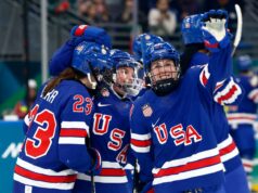 Como a seleção olímpica feminina de hóquei dos EUA está a uma vitória de se tornar uma lenda Como a seleção olímpica feminina de hóquei dos EUA está a uma vitória de se tornar uma lenda