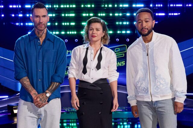 Como assistir à estreia da 29ª temporada de 'The Voice' THE VOICE – Temporada: 29 – Foto: (lr) Adam Levine, Kelly Clarkson, John Legend – (Foto: Art Streiber/NBC)