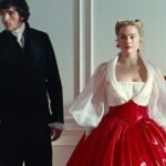 Como o filme 'O Morro dos Ventos Uivantes' de Emerald Fennell muda o romance de Emily Brontë, de mais sexo a personagens desaparecidos