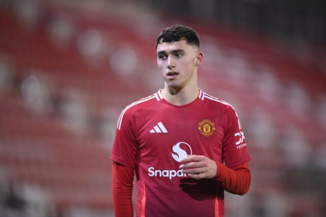 James Scanlon jogando pelo Manchester United Sub-21 contra o Lincoln City