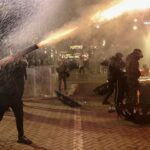 Conflitos na Albânia enquanto manifestantes exigem a renúncia do primeiro-ministro Rama