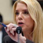 Congressista pressiona Pam Bondi para pedir desculpas às vítimas de Epstein