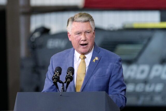 Congressista republicano dá motivos para apoiar o ICE – os críticos revidam
