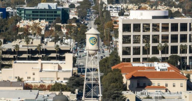 Congresso teme perda de empregos em Hollywood em meio à aquisição da Warner Bros.
