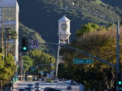 Controladora da CNN considera novas negociações de vendas com Trump Ally: relatório Controladora da CNN considera novas negociações de vendas com Trump Ally: relatório