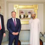 O ministro das Relações Exteriores iraniano, Abbas Araghchi, chega para se reunir com seu homólogo de Omã antes das negociações mediadas por Omã com os Estados Unidos sobre o programa nuclear da República Islâmica, em Mascate. O Irã e os EUA estão programados para realizar negociações em Omã em 6 de fevereiro de 2026. Ministério das Relações Exteriores do Irã/ZUMA Press Wire/dpa