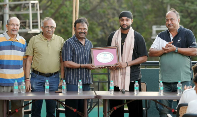 Copa do Mundo T20 2026: Harmeet se emociona na Shivaji Park Gymkhana
