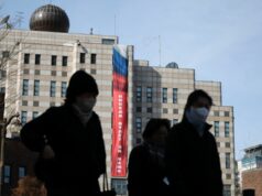 Coreia do Sul pede à embaixada russa que remova a bandeira da “vitória” à medida que o aniversário da guerra na Ucrânia se aproxima Yahoo news home