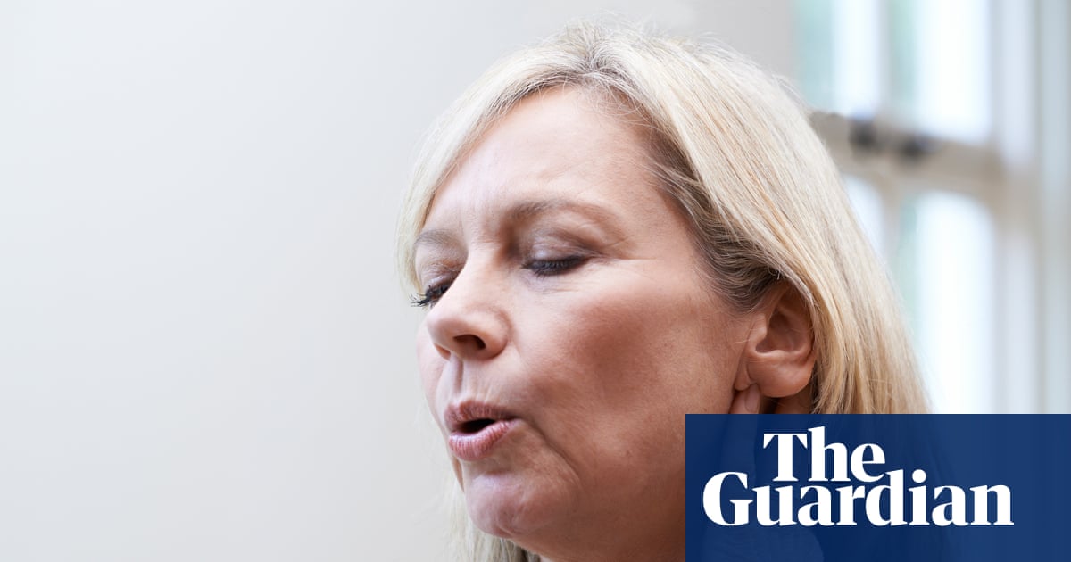 'Corrida do ouro da menopausa'? Especialistas alertam para marcas que lucram com sintomas femininos