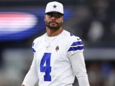 Cowboys contratam novo quarterback como Dak Prescott Insurance Dak Prescott #4 of the Dallas Cowboys