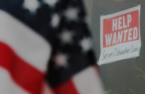 Crescimento do emprego nos EUA acelera em janeiro, taxa de desemprego cai para 4,3% Crescimento do emprego nos EUA acelera em janeiro, taxa de desemprego cai para 4,3%