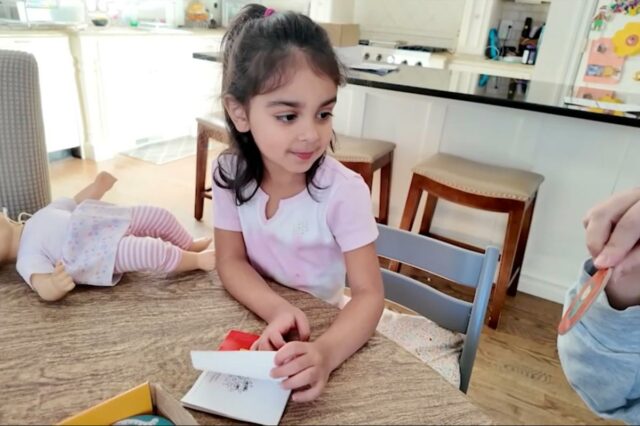 Criança em idade pré-escolar de Connecticut acidentalmente convocada para o júri: 'Sou apenas um bebê!'
