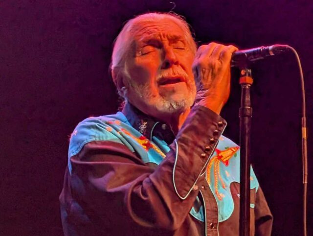 Marcus James Henderson se apresenta com a The Marshall Tucker Band em show no The Guild Theatre em Menlo Park em 20 de fevereiro de 2026 (Jim Harrington, Bay Area News Group). 