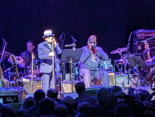 Crítica: Músicos famosos homenageiam um dos melhores da Bay Area
