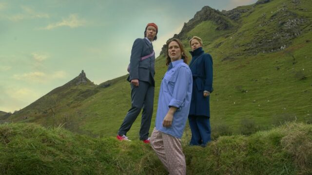 Caoilfinn Dunne, Roisin Gallagher e Sinéad Keenan em 