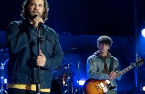 Crítica de ‘I Can Only Imagine 2’: Agora que é uma estrela do rock cristão, Bart Millard tem mais problemas do que nunca. Mas ele está apenas imaginando-os? Crítica de 'I Can Only Imagine 2': Agora que é uma estrela do rock cristão, Bart Millard tem mais problemas do que nunca. Mas ele está apenas imaginando-os?