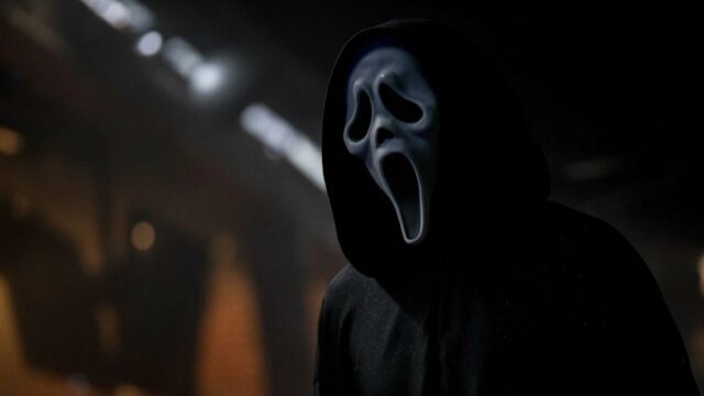 Jennifer Love-Hewitt, Ryan Phillippe, Sarah Michelle Gellar e Freddie Prinze Jr. em 'Eu sei o que você fez no verão passado' (Columbia Pictures)