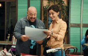 Crítica de ‘Solo Mio’: Kevin James brilha no doce e antiquado Rom-Com “Pillion” (Crédito: Chris Harris/A24)