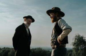 Crítica de ‘Uma oração pelos moribundos’: Johnny Flynn e John C. Reilly ancoram um faroeste impressionantemente severo do fim dos dias Crítica de 'Uma oração pelos moribundos': Johnny Flynn e John C. Reilly ancoram um faroeste impressionantemente severo do fim dos dias