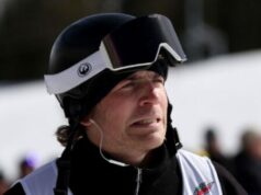 ‘Cut Him!’ Fãs exigem remoção de esquiadores da equipe dos EUA com ‘emoções mistas’ por representar a América 'Cut Him!' Fãs exigem remoção de esquiadores da equipe dos EUA com 'emoções mistas' por representar a América