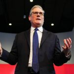 Quando Starmer foi eleito, ele prometeu que lideraria “um governo de serviço” com a missão principal de “restaurar o respeito à política”.