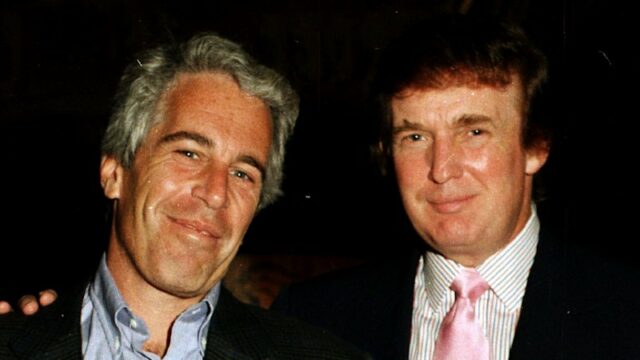 DOJ analisando se os arquivos de Epstein com alegações de Jeffrey Epstein e Donald Trump em Mar-a-Lago, na Flórida, em 1997.