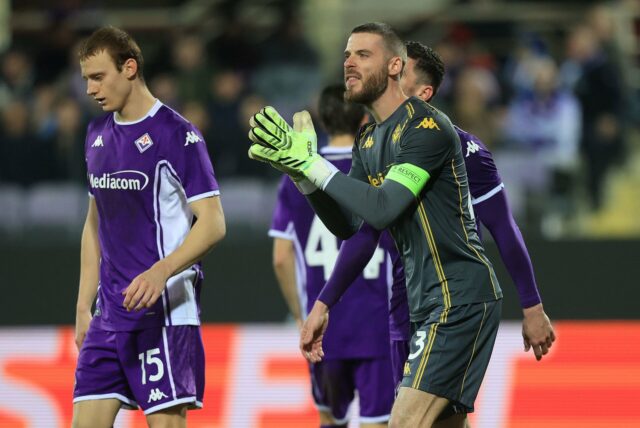 David de Gea sai do banco no intervalo e tem jogo para esquecer na eliminação da Conference League
