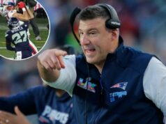 Decisão bizarra de Mike Vrabel no Super Bowl 2026 questionada durante a derrota do Patriots O técnico do Patriots, Mike Vrabel, gesticula durante o Super Bowl LX em 8 de fevereiro de 2026.
