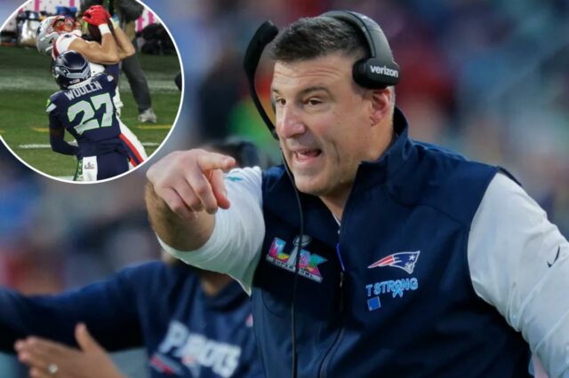 O técnico do Patriots, Mike Vrabel, gesticula durante o Super Bowl LX em 8 de fevereiro de 2026.