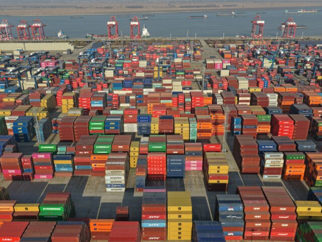 Déficit comercial dos EUA aumenta em dezembro com aumento das importações
